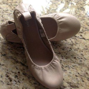 Women Beige Stone Old Navy Ballet Flat shoe.Size 7